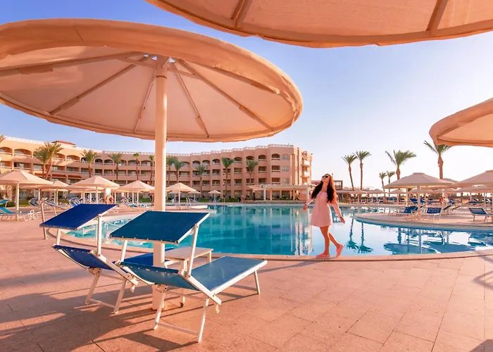 Albatros The Club - Aqua Park Resort 4*